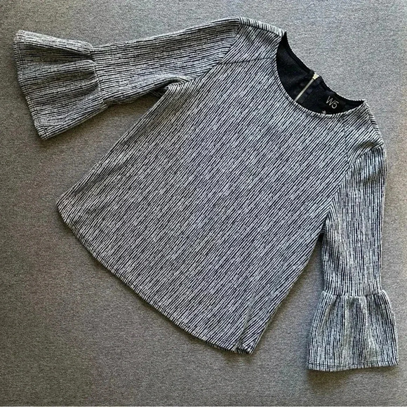 Anthropologie W5 Black & Gray Bell Sleeve Top Small - Picture 1 of 7